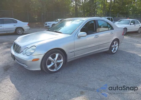 2004 Mercedes-Benz C 230 Kompressor Sport/Sport from USA, damaged, VIN WDBRF40J34A641986